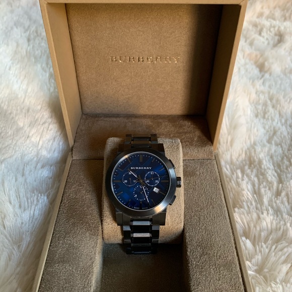 Men’s Burberry Watch - Picture 1 of 4